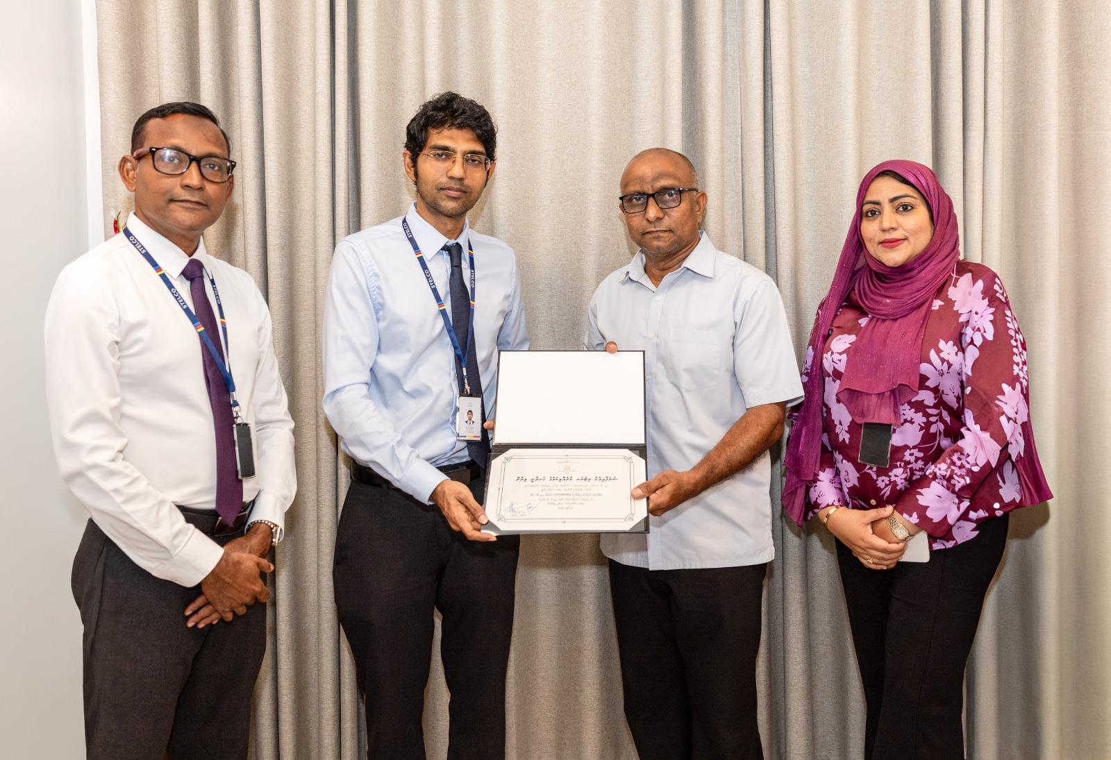 ސްޓެލްކޯގައި 37 އަހަރަށްވުރެ ދިގު މުއްދަތަކަށް ޚިދުމަތްކުރެއްވި މުޙައްމަދު އިބްރާހީމް ޝަރަފްވެރިކަމާއެކު ރިޓަޔަރ ކުރައްވައިފި