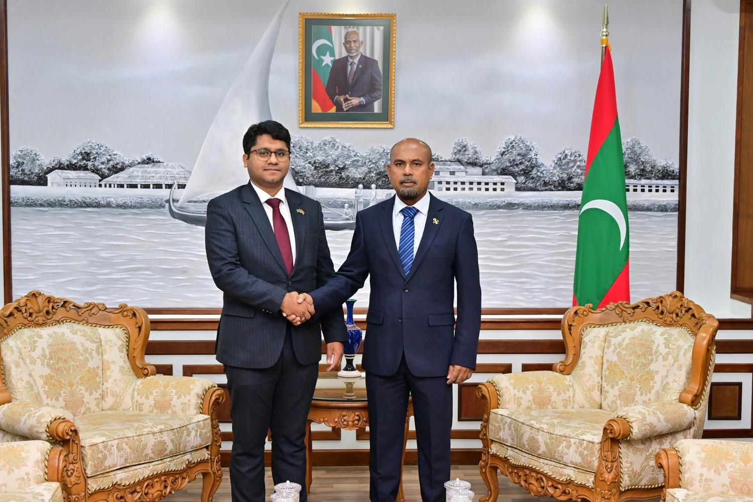 ބަންގްލަދޭޝްއާއިއެކު ދިފާޢީ ދާއިރާއިން އެއްބާރުލުން އިތުރުކުރުމަށް މަޝްވަރާކޮށްފި