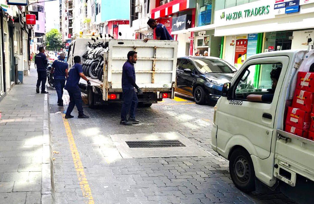 ގަވައިދާ ހިލާފަށް ޕާކުކުރި 72 ސައިކަލު ޓޯކޮށްފި