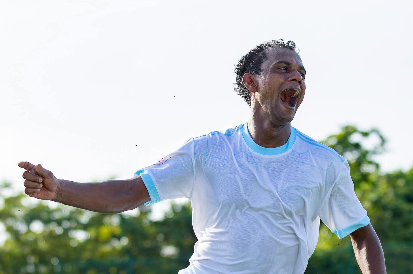 Resort League: Velaa Cruise Past Robinson to Climb into Second Place