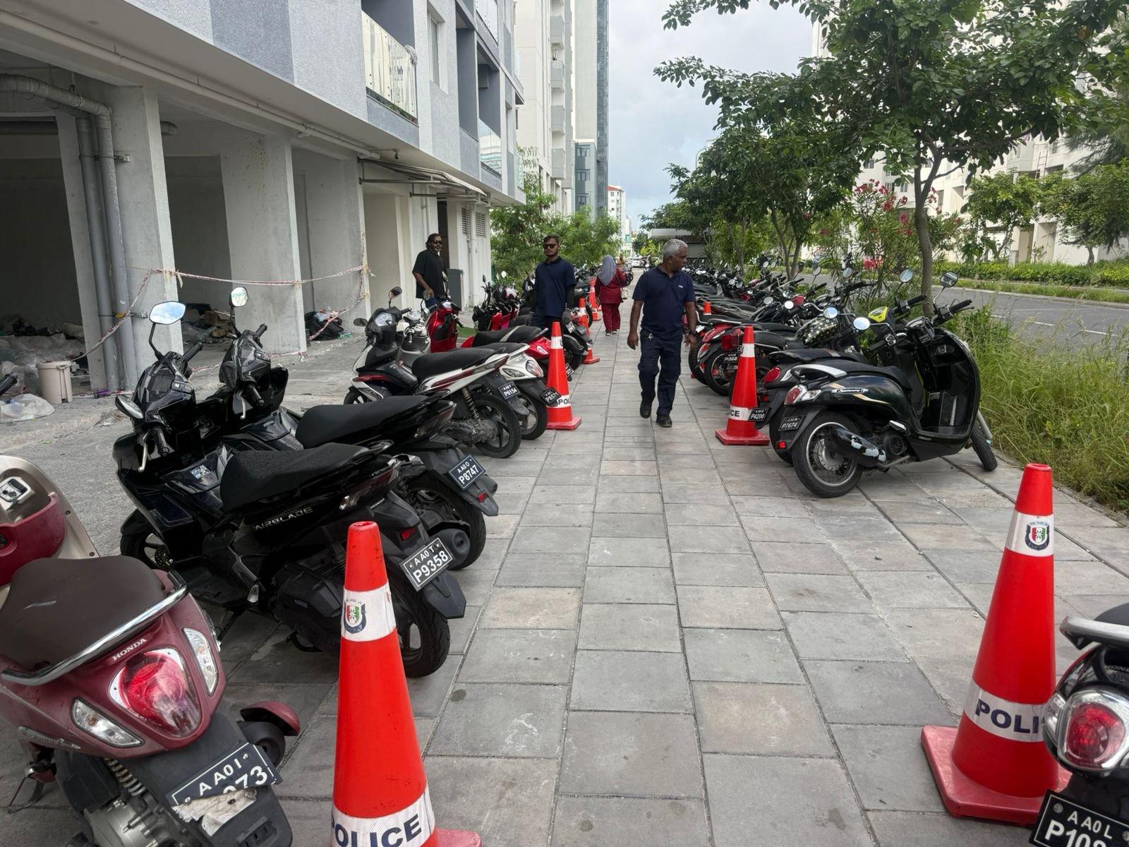 ހުޅުމާލެ ދުވާރުމަތީގައި ޕާކް ނުކުރުމަށް ފުލުހުން އިލްތިމާސްކޮށްފި