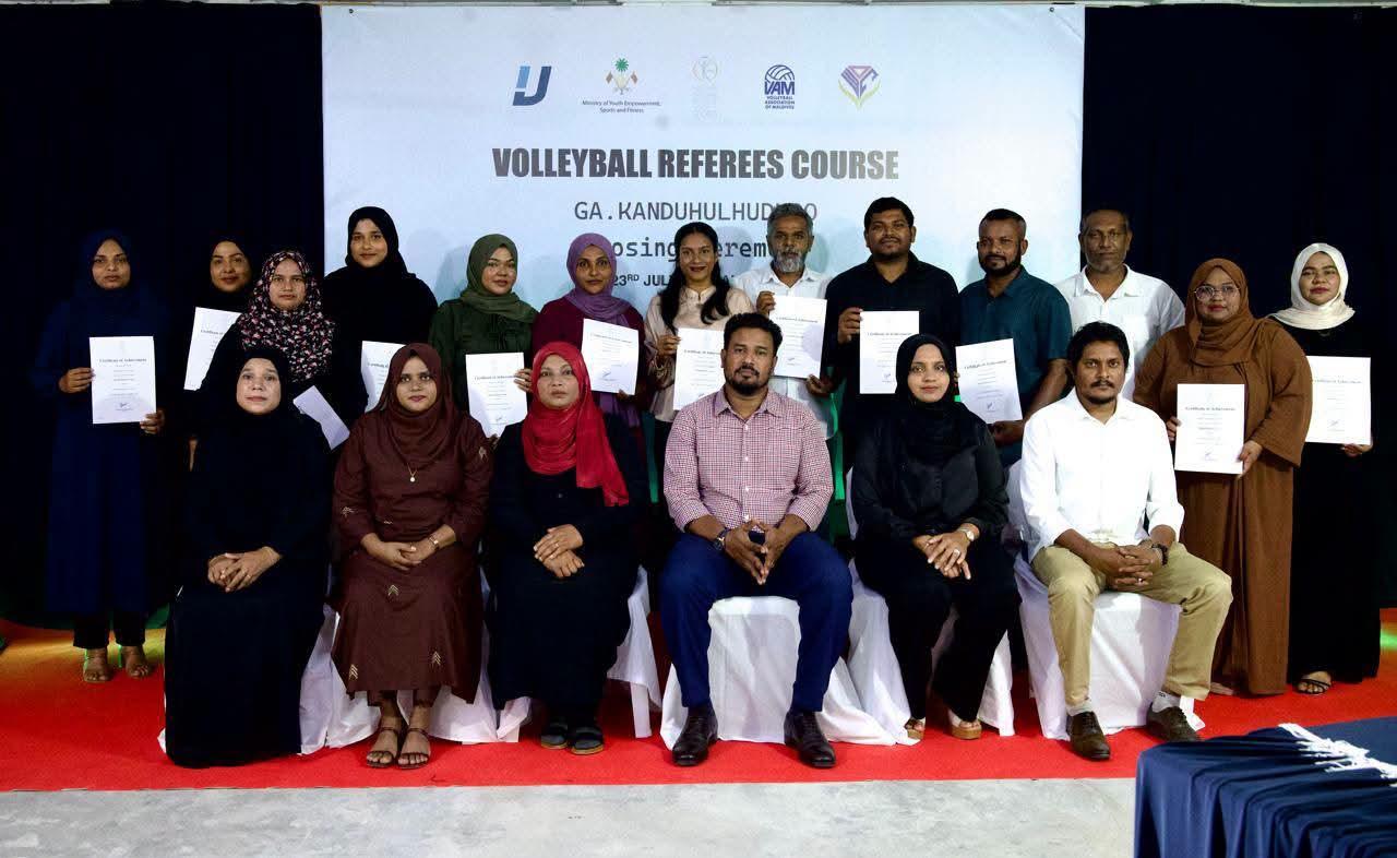 14 Officials Complete Volleyball Referees Course in Kanduhulhudhoo