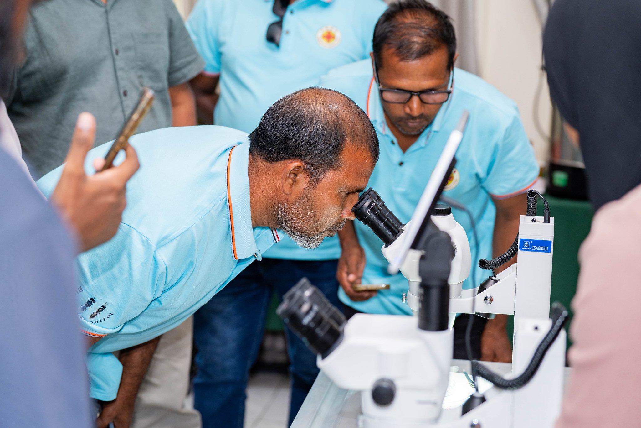 ރުއްގަހަށް ޖެހޭ ބަލިތަކާއި ގެއްލުންދޭ ފަނިފަކުސަ ކޮންޓްރޯލްކުރުމަށްޓަކައި ޗައިނާގެ މާހިރުންނާއިއެކު ހަނިމާދޫގައި ޚާއްސަ ތަމްރީނެއް!