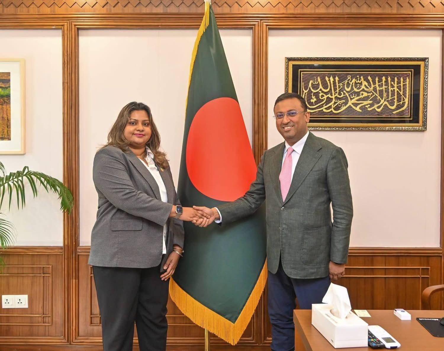 ރާއްޖެއާއި ބަންގްލަދޭޝްގެ ގުޅުން އިތުރަށް ބަދަހިކުރުމާ ގުޅޭގޮތުން އެ ގައުމުގެ ބޮޑުވަޒީރުގެ މުޝީރާ މަޝްވަރާކޮށްފި 