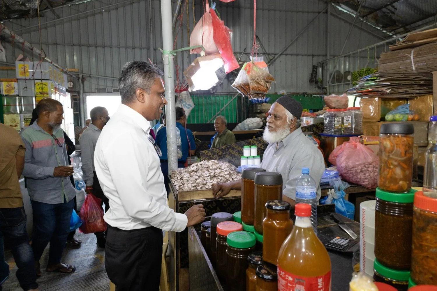މާލޭގެ ލޯކަލް މާރުކޭޓް ތަރައްޤީ ކުރުމަށް ވަގުތީ މާރުކޭޓެއް ހަދާނެ ބަޔަކު ހޯދަނީ