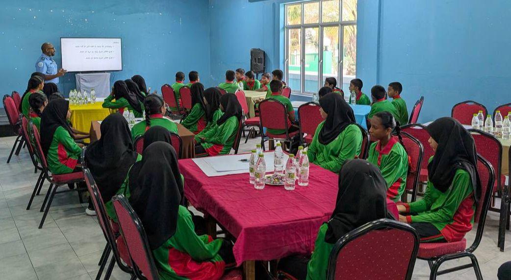މަގުމަތީގެ ސަލާމަތާއި ރައްކާތެރިކަމަށް މާކުރަތު ސުކޫލު ދަރިވަރުން އަހުލުވެރިކުރުވުމަށް މައުލޫމާތުދީފި