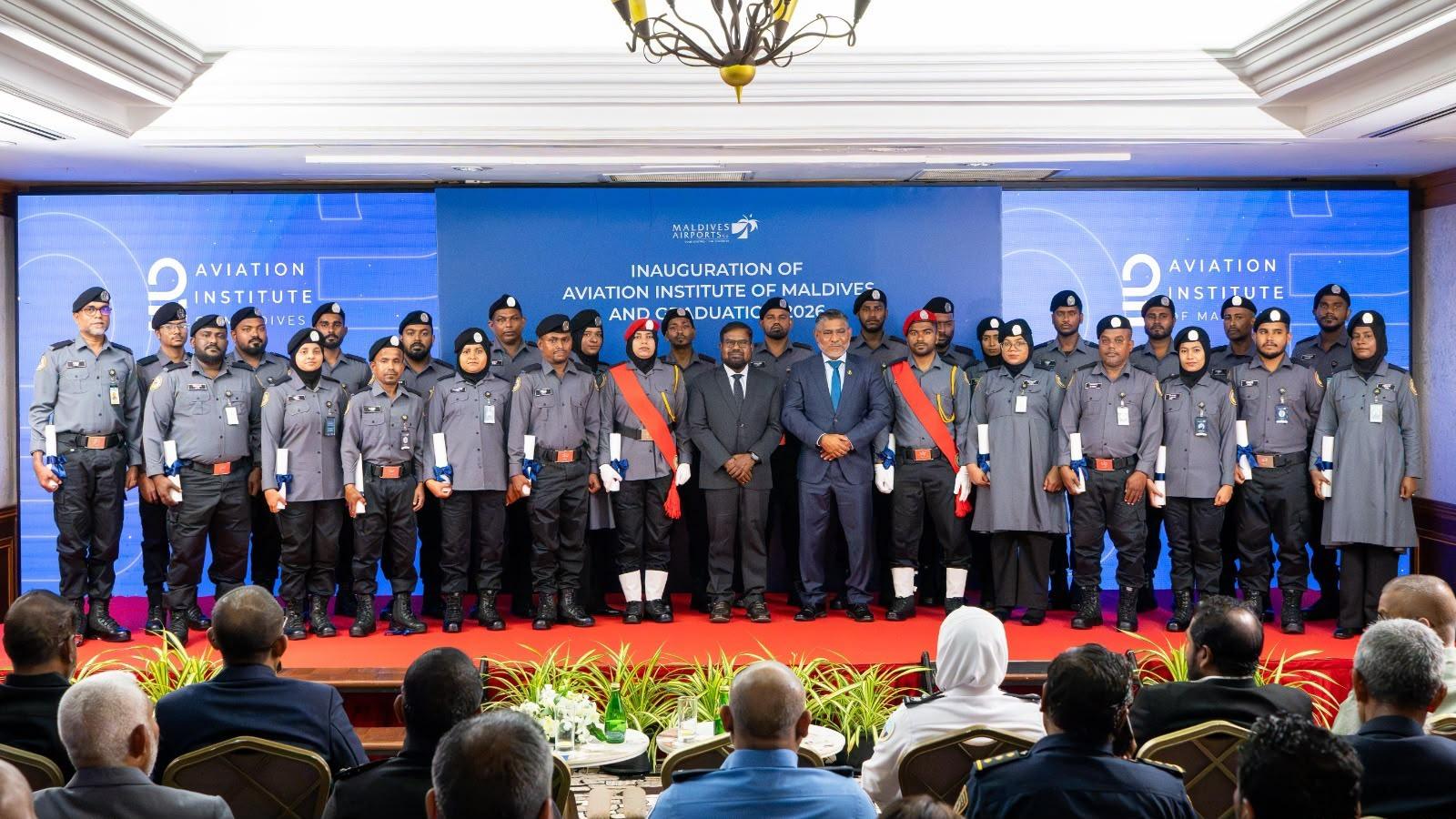 އެމްއޭސީއެލްގެ އޭވިއޭޝަން އިންސްޓިޓިއުޓް އިފްތިތާހުކޮށް، ފުރަތަމަ ދަސްވެނިންނަށް ސެޓްފިކެޓް ހަވާލުކޮށްފި