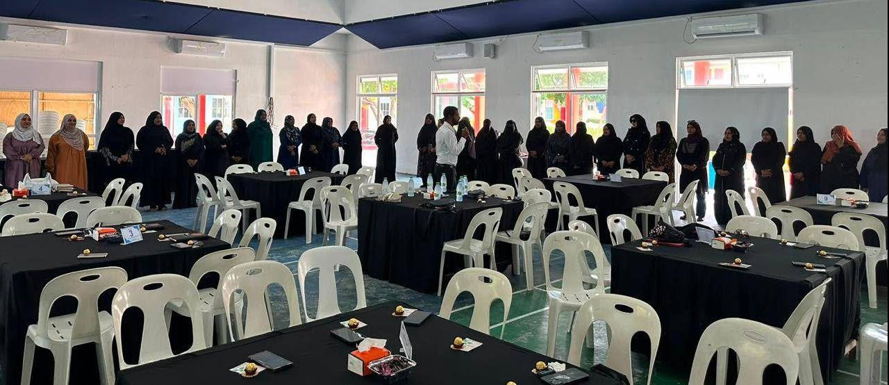 އިންޓަނެޓުގެ ނުރައްކާތަކުން ކުދިން ރައްކާތެރިކުރާނެ ގޮތްތަކަށް ދުވާފަރުގެ 64 ބެލެނިވެރިއަކު އަހުލުވެރިކޮށްފި