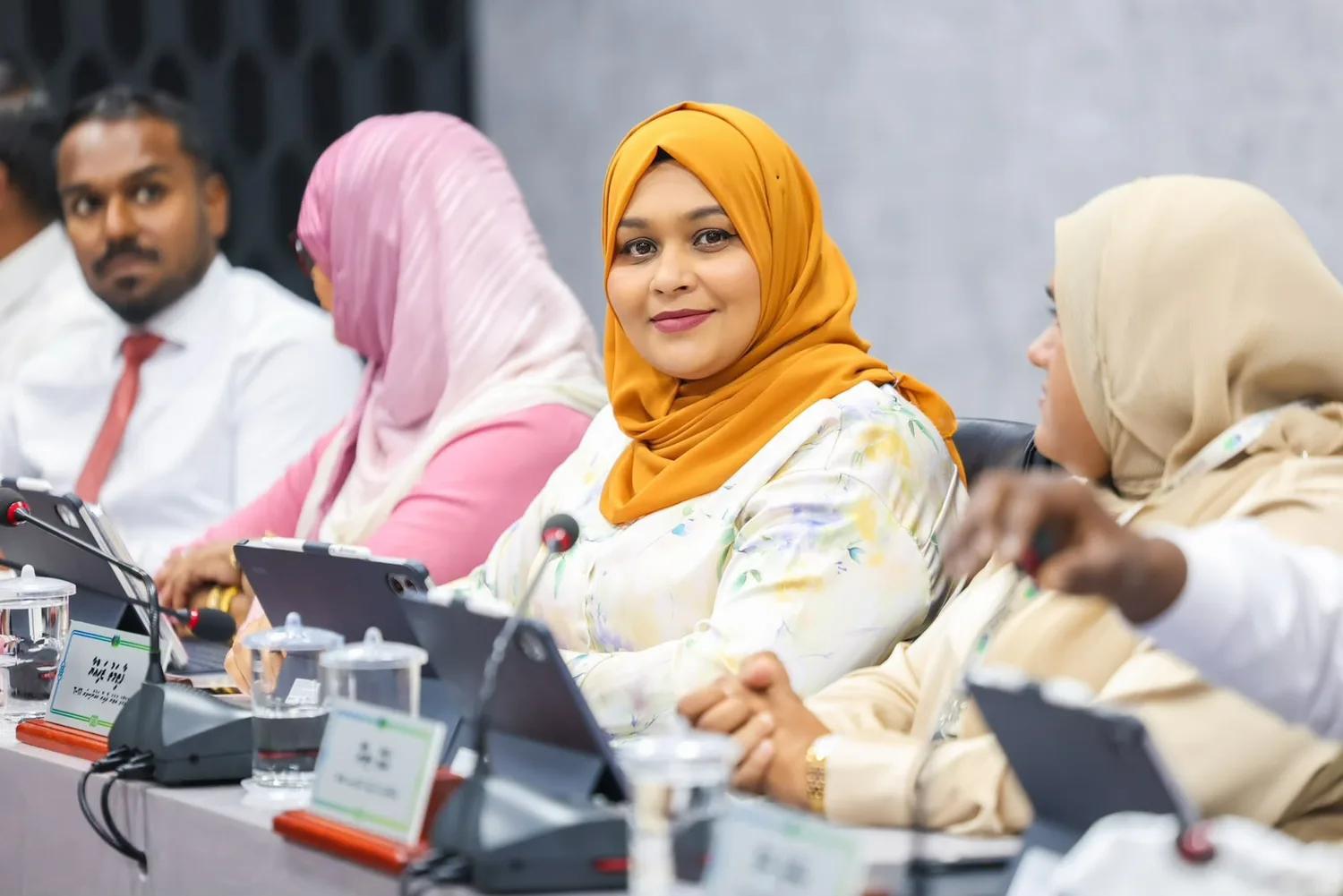 މާލެ ސިޓީގެ އާންމު ތަންތަނުގައި ދުންފަތުގެ އިސްތިއުމާލުކުރާ މީހުންނާމެދު ގާނޫނީ ފިޔަވަޅު އަޅަނީ
