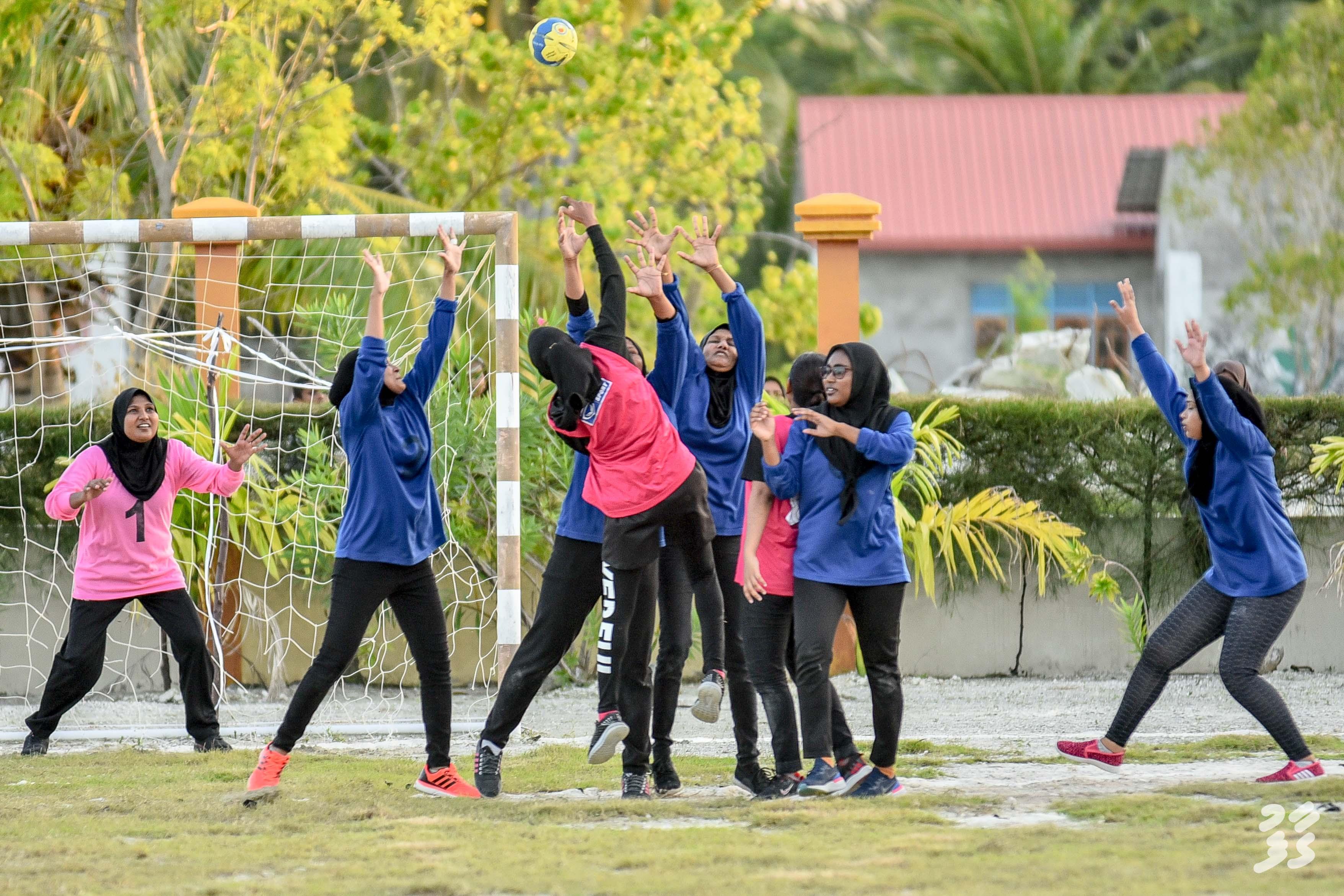 ޑައިބެޓިސް ދުވަސް ފާހަގަކުރަން ތިނަދޫގައި ޙާއްސަ ހޭޭންޑްބޯލް މެޗެއް ކުޅެފި