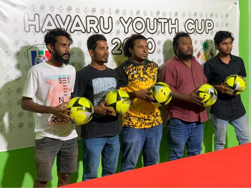 ހަވަރު ޔޫތް ކަޕް 2020 - ތިނަދޫގެ މަޖިލިސް މެމްބަރުންގެ ފަރާތުން ޓީމްތަކަށް ބޯޅަ ހަދިޔާކޮށްފި