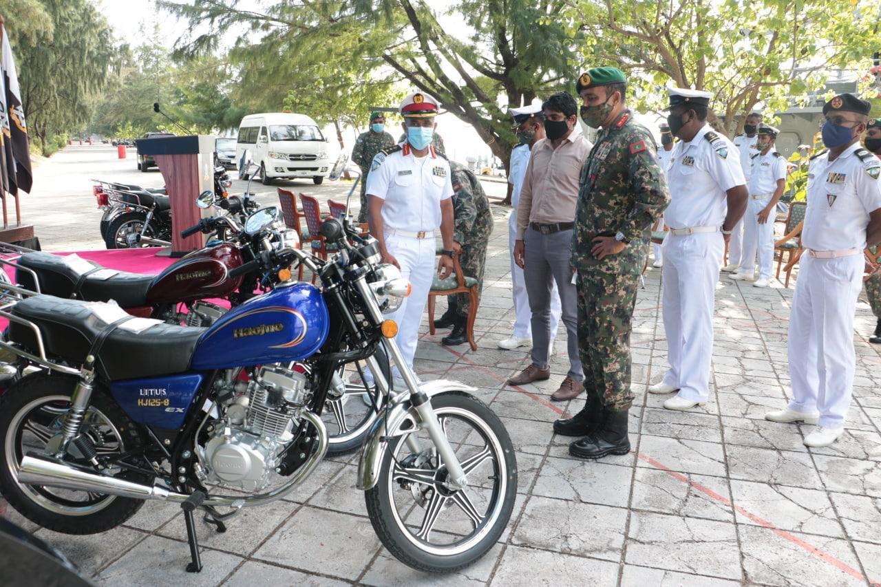 ލިޓަސް ގެ ފަރާތުން ކޯސްޓްގާޑަށް ހަތަރު ސައިކަލު ހަދިޔާ ކޮށްފި