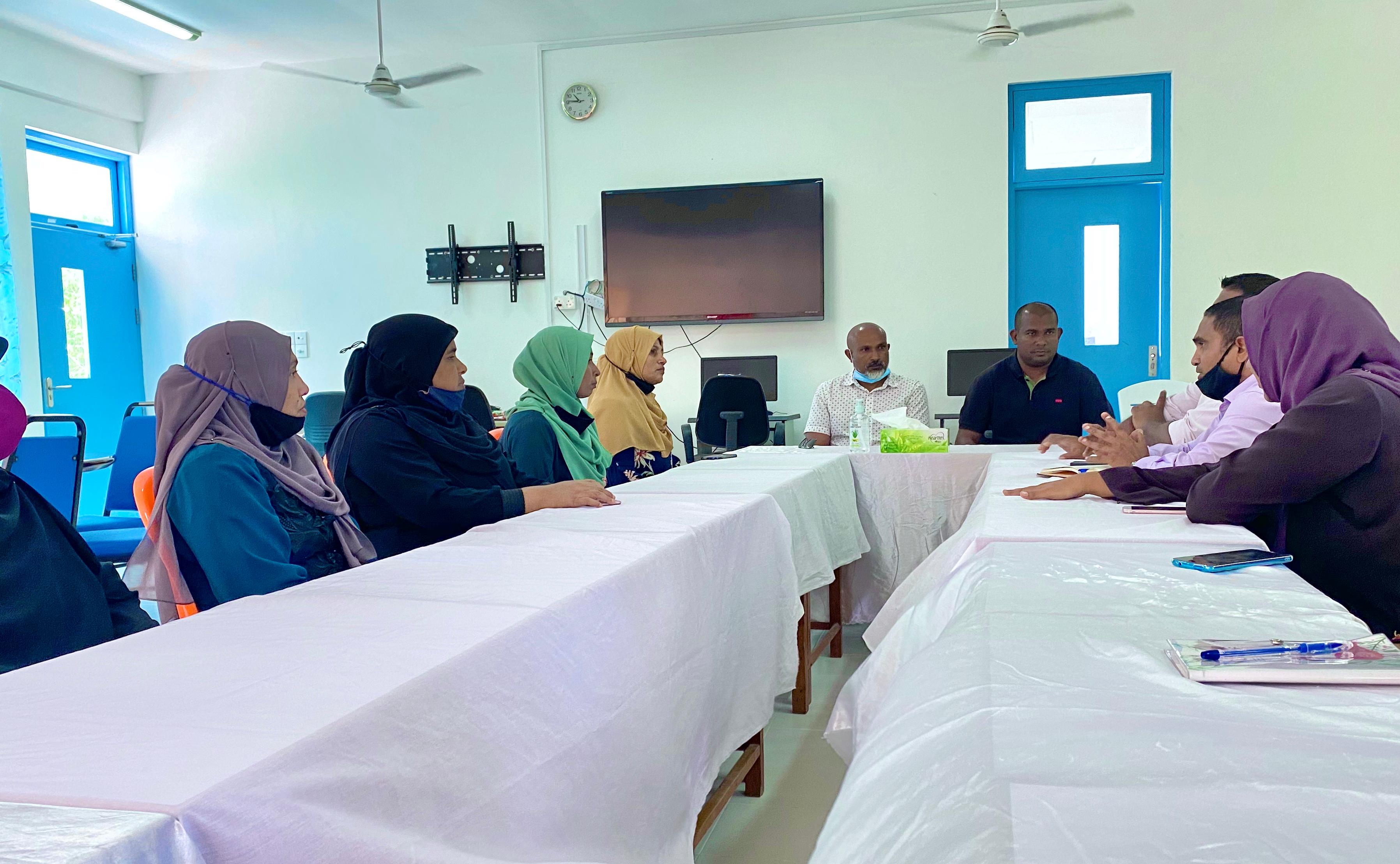 ތިނަދޫ ދެދާއިރާގެ މެމްބަރުން ގދ.އތމ ގެ މެނޭޖްމެންޓް އާއި ބައްދަލު ކޮށްފި