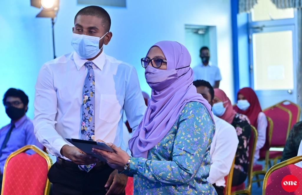 ޕްރޮޖެކްޓުތައް ހިންގުމަށް ޖަމިއްޔާތަކަށް ފައިސާ ދެނީ