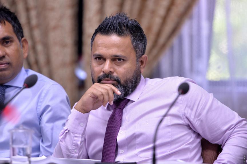 ދިވެހި ރައްޔިތުން ގަޟާހާޖާ ކުރަންވެސް ރައީސް ނަޝީދުގެ ހުއްދަ ހޯދަން ޖެހޭކަމަށް ނުދަނެހުރިން – ޝިޔާމް
