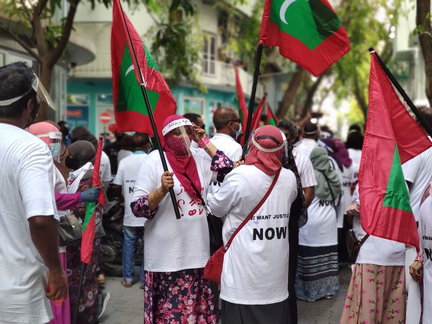 އިދިކޮޅުން މުޅި ރާއްޖޭގައި މުޒާހަރާކޮށްފި 