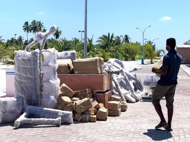 ދެއްވަދޫ އިންޑޯ ޖިމަށް ބޭނުންވާ ސާމާނު އެރަށަށް ގެނެސްފި 