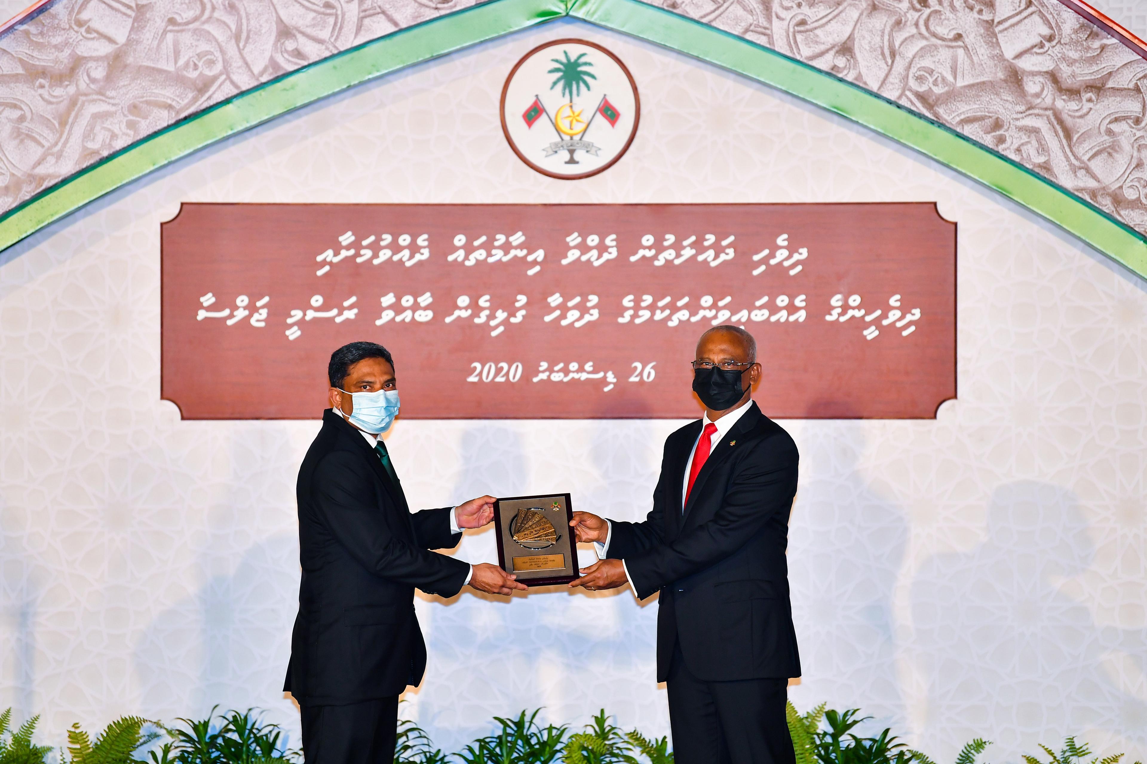 ދިވެހި ދައުލަތަށް ދިގު މުއްދަތެއްގައި ޚިދުމަތް ކުރައްވާފައިވާ ފަރާތްތަކުގެ އަގުވަޒަންކުރަނީ