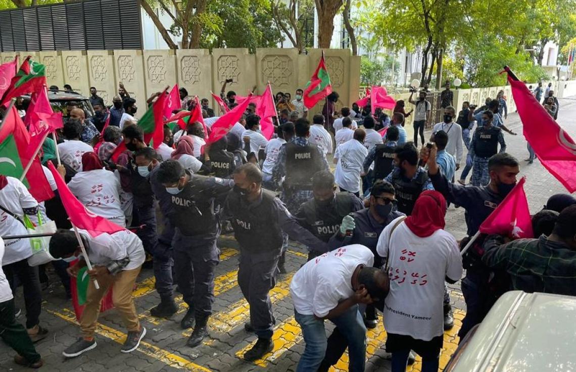 މުޒާހަރާ ކުރާނަމަ ދެން އަޅާނީ ގާނޫނީ ފިޔަވަޅު - ފުލުހުން