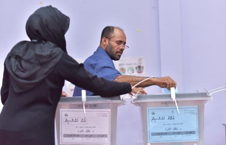 135 ރިސޯޓަކުން ވޯޓްފޮށި ބަހައްޓަން އެދިއްޖެ