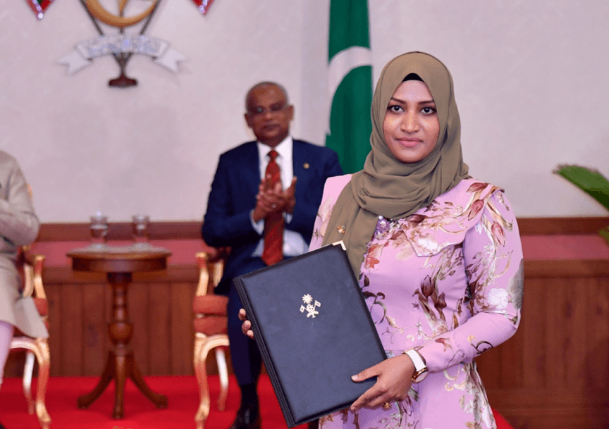 "ޓްރާންސްޕޯޓް މިނިސްޓަރަކީ ވަރަށް ބުރަކޮށް މަސައްކަތް ކުރައްވާ މިނިސްޓަރެއް. އިތުބާރު އެބަ އޮތް."
