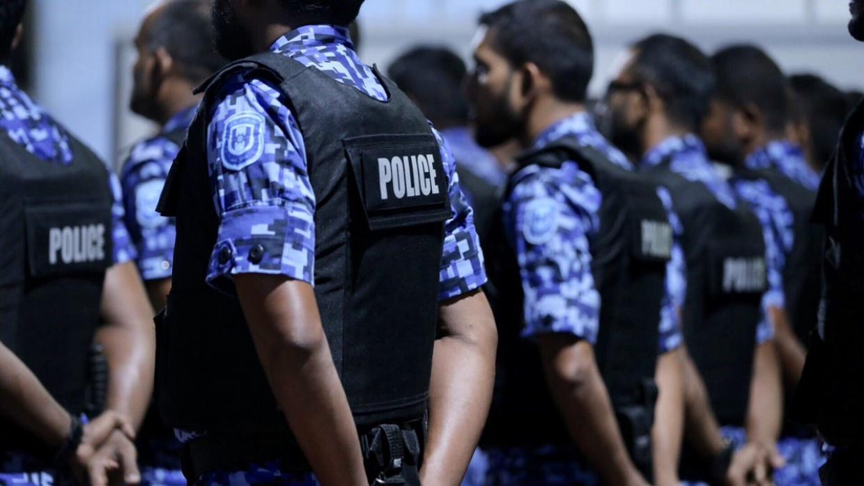 ފުލުހުންނަށް ޗުއްޓީ ދިނުން ވަގުތީ ގޮތުން ހުއްޓާލައިފި