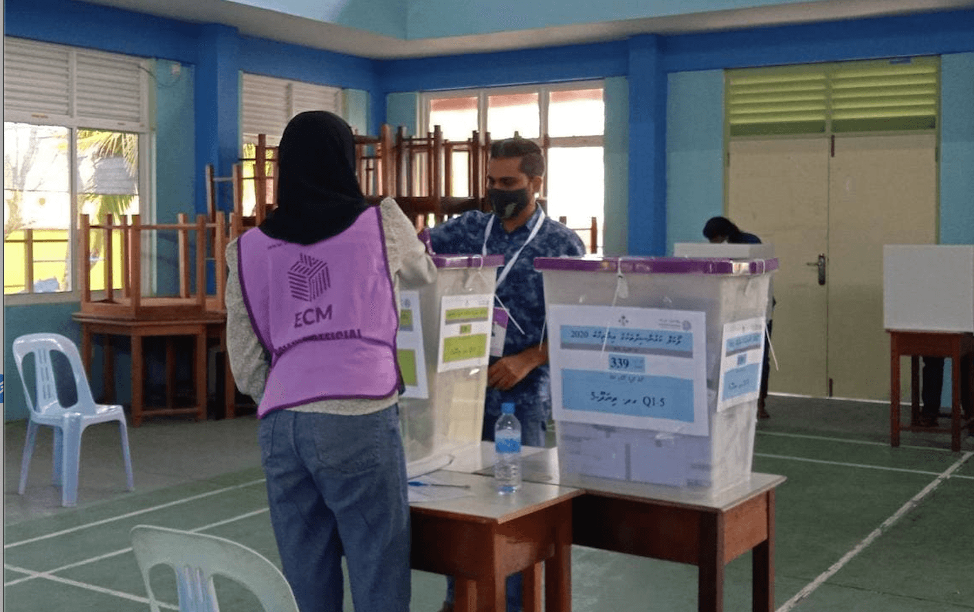 ކިޔޫއެއް ނެތް ނަމަ 06:00 ގައި ފޮށިތައް ބަންދުކުރާނެ