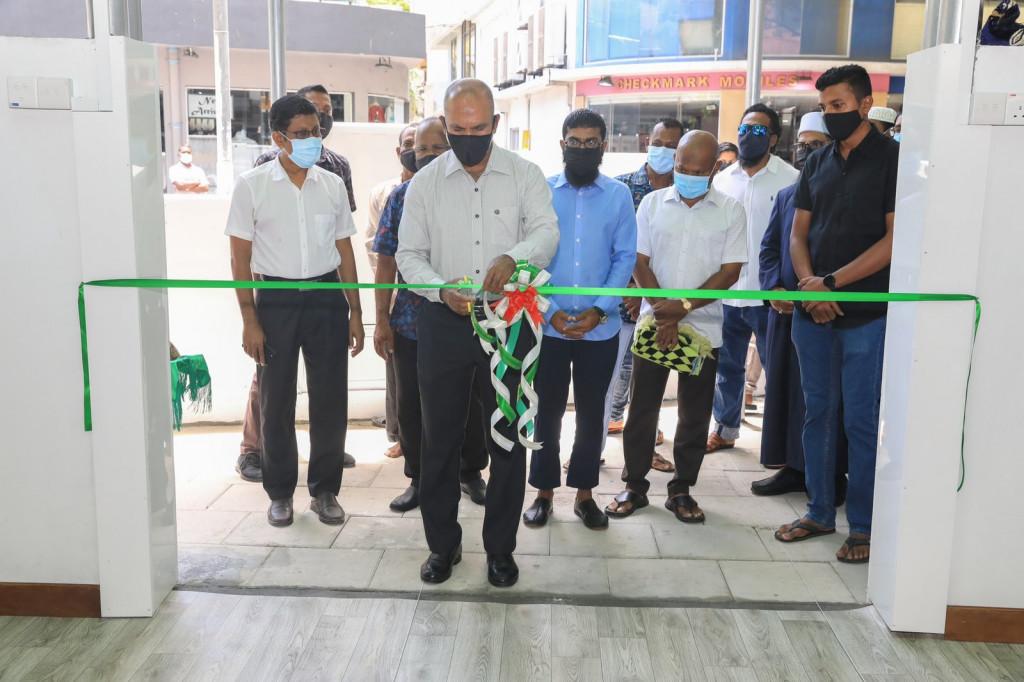 ޒިކުރާ މިސްކިތް ހުރި ބިމުގައި އެޅި ވަގުތީ މިސްކިތް ހުޅުވައިފި
