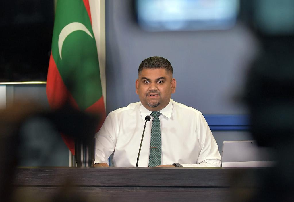 ކެބިނެޓަށް ބަދަލުގެންނާނީ ކޯލިޝަން ލީޑަރުންނާ އެކު މަޝްވަރާކުރުމަށްފަހު: މަބްރޫކް