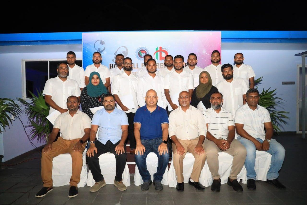 ޕޮލިސް ކުލަބާއި ހޭންޑްބޯލް މޯލްޑިވްސް ގުޅިގެން ރެފްރީން ތަމްރީނުކޮށްފި