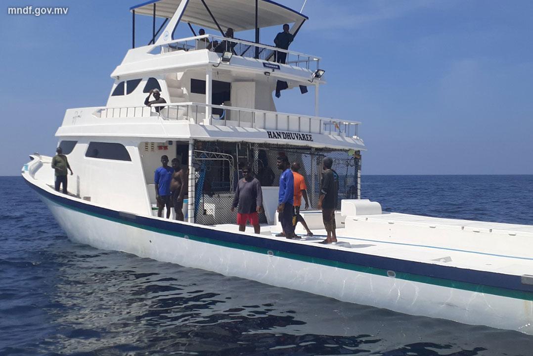 މަސްވެރިއެއްގެ ލޮލަށް ބުޅިއެއް ހެރިގެން ފަރުވާދެނީ