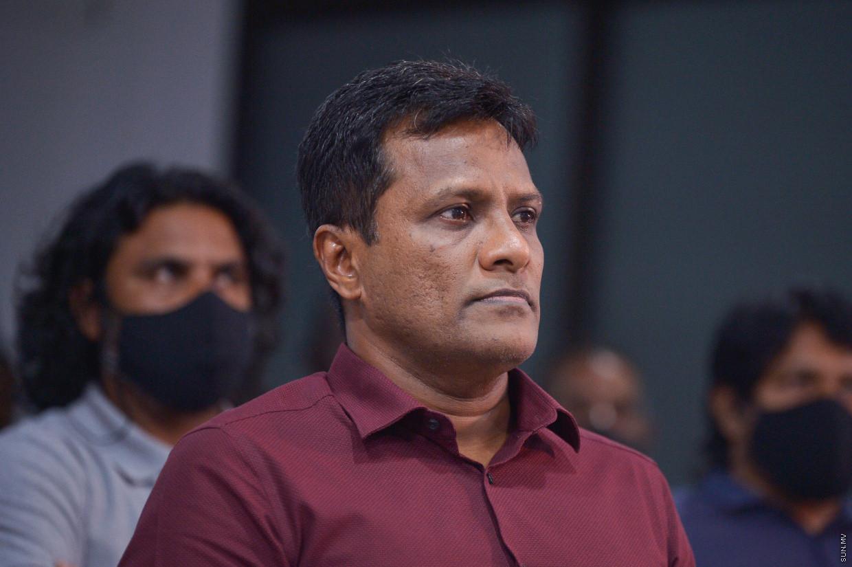 ރިޔާސީ އިންތިހާބުގައި ވާދަކުރަން އުމަރު ނަސީރު ސޮއި ހަމަކޮށްފި