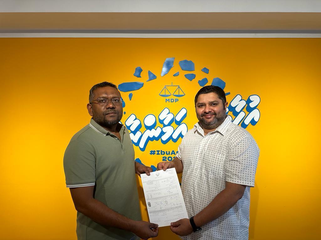 ކުރީގެ މެމްބަރު ސިނާން އެމްޑީޕީއާ ގުޅިވަޑައިގެންފި