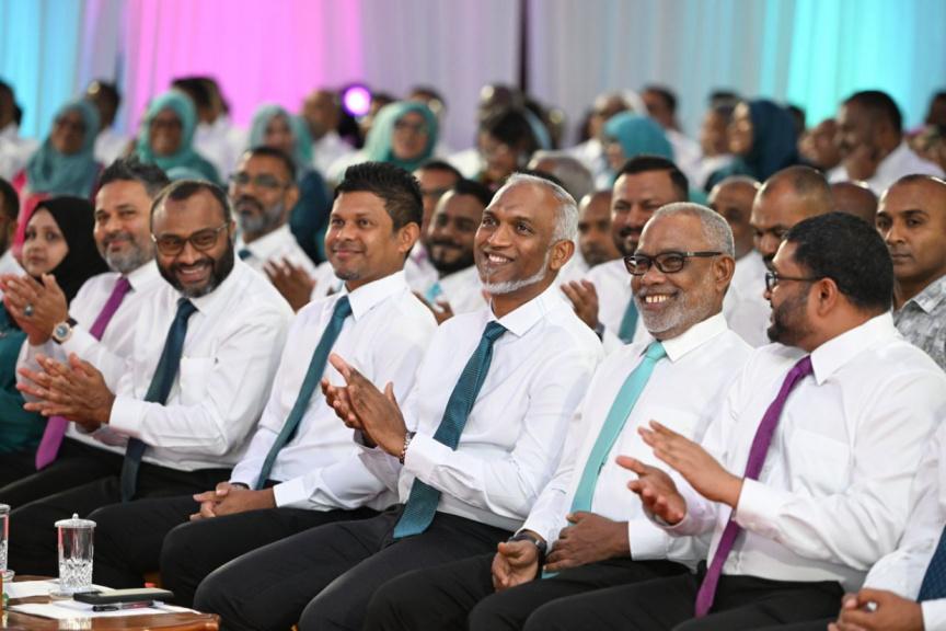 މަޖިލީހުގެ ނައިބު ރައީސް ކަމަށް ނާޒިމް އާއެކު، ޕީއެންސީ ޕީޖީގެ އިސްވެރިން ހޮވައިފި