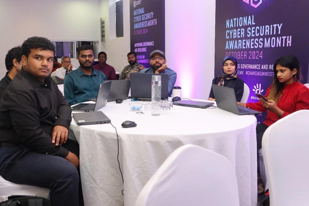 މައިކްރޯސޮފްޓް އިން އަމަލީ ތަޖުރިބާ ހިމެނޭ ތަމްރީން ޕްރޮގްރާމެއް ރާއްޖޭގައި ހިންގައިފި