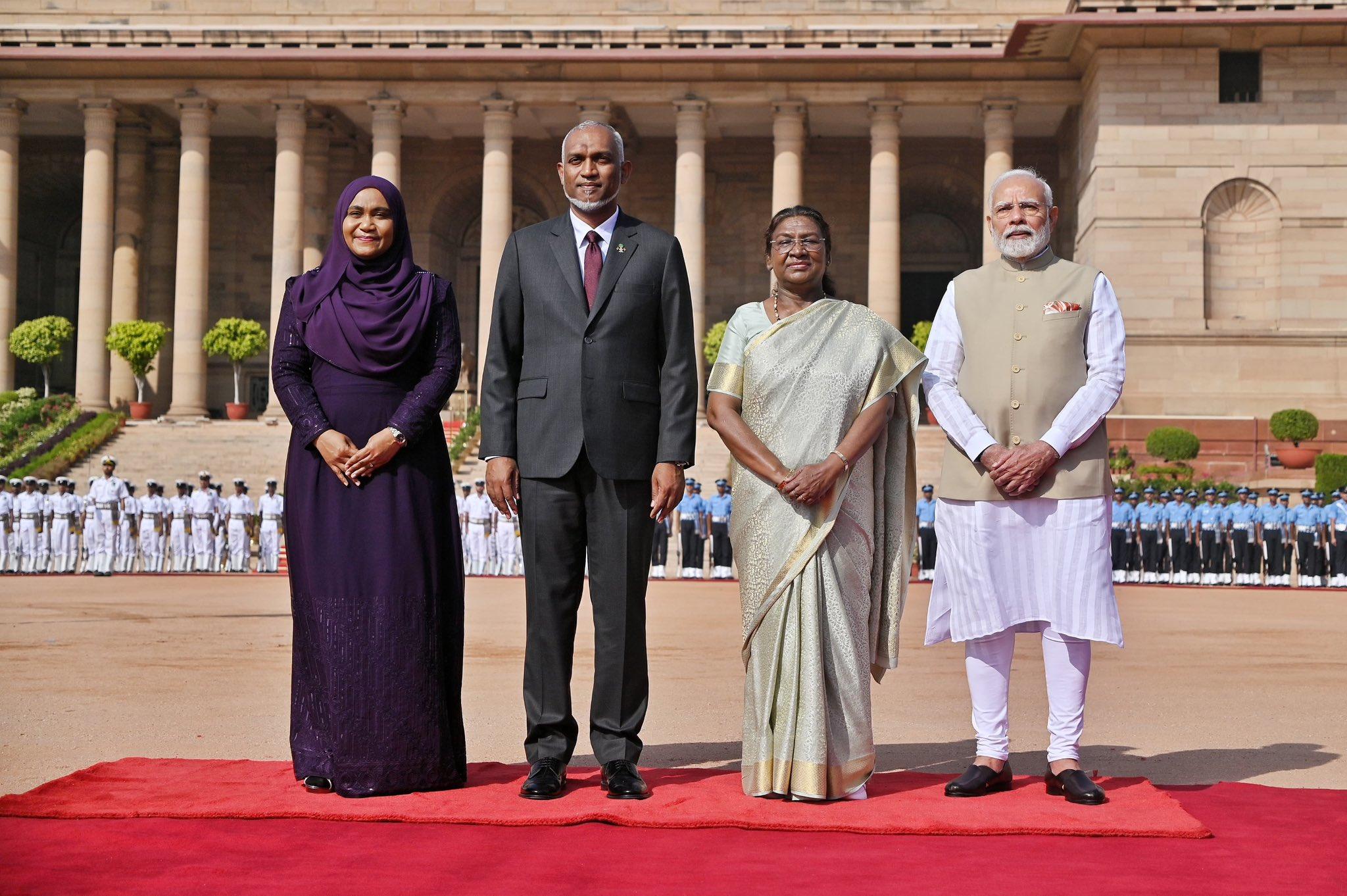 President and First Lady receive ceremonial welcome in India