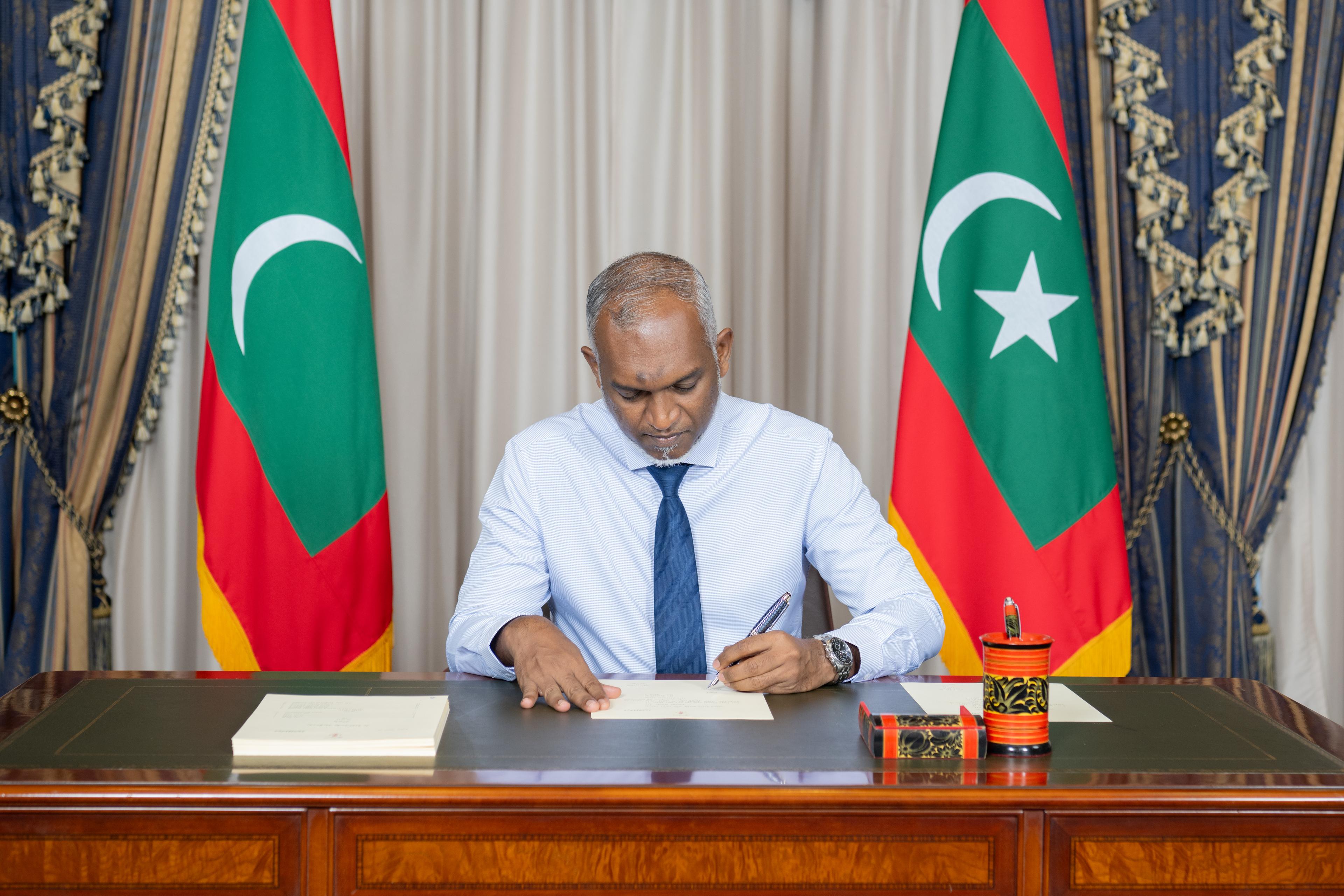 ސިޔާސީ ޕާޓީގެ ޤާނޫނަށް ގެނައި އިސްލާހު ރައީސް ތަސްދީގުކުރައްވައިފި