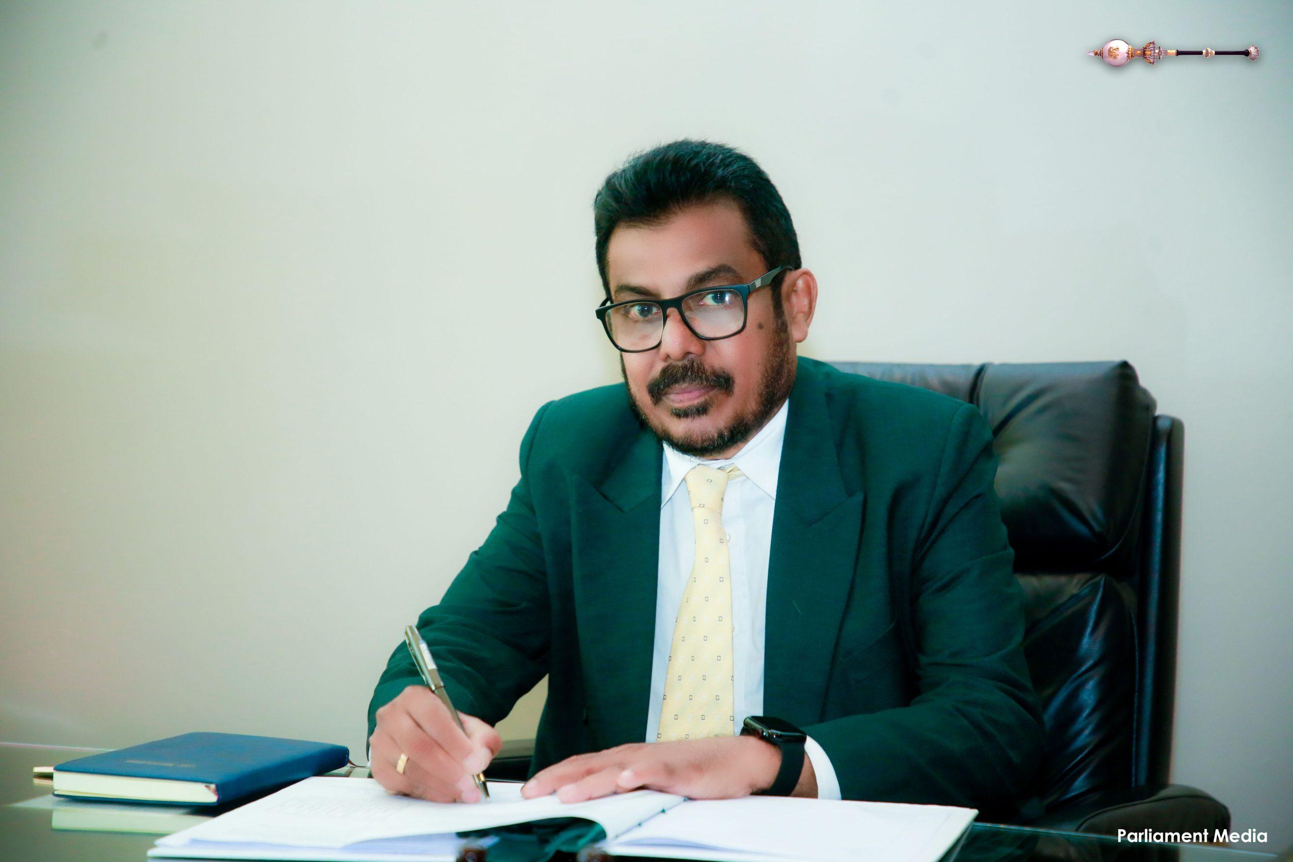 ލަންކާގެ ގާނޫނު ހަދާ މަޖިލީހުގެ ރައީސް އިސްތިއުފާދެއްވައިފި
