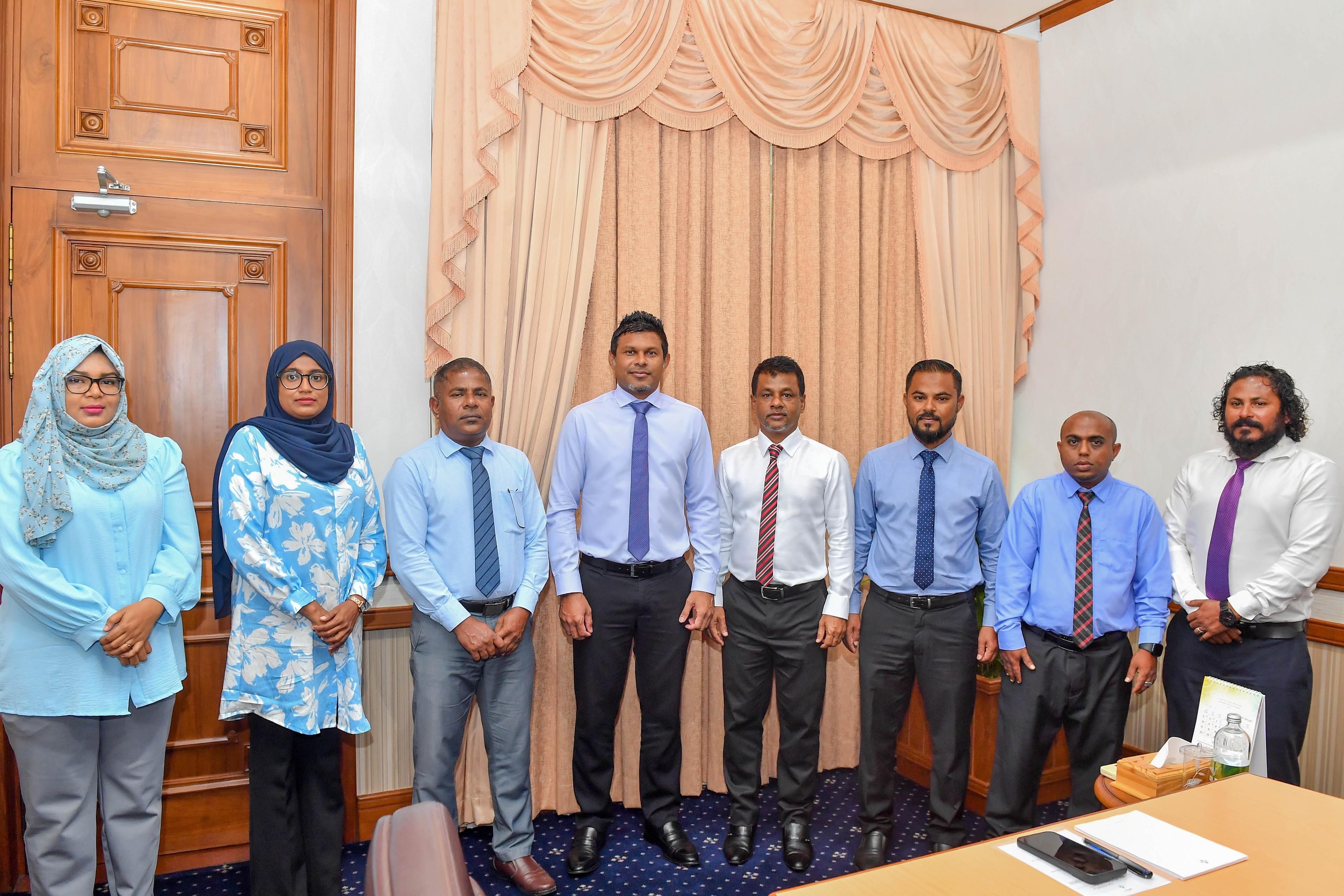 މަޑަވެލި ކައުންސިލުން ނައިބު ރައީސާ ބައްދަލުކުރައްވައި ރަށުގެ ތަރައްގީއަށް އެންމެ މުހިންމު ކަންކަމާ ގުޅޭގޮތުން މަޝްވަރާކޮށްފި