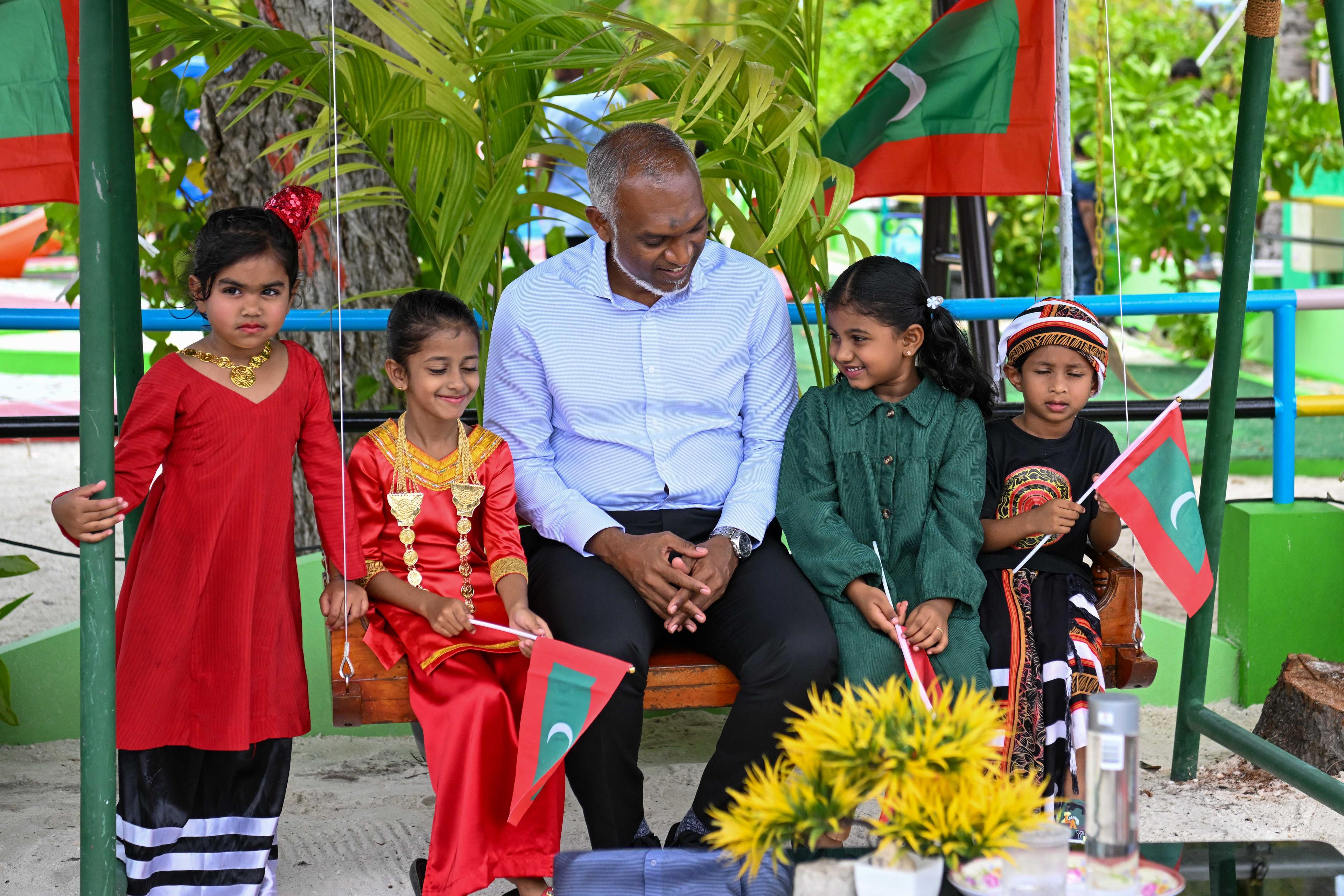 ދުޅަހެޔޮ، ރައްކާތެރި މުޖުތަމަޢެއް ބިނާކުރުމަށް ސަރުކާރުން މަސައްކަތްކުރާނެ - ރައީސް 