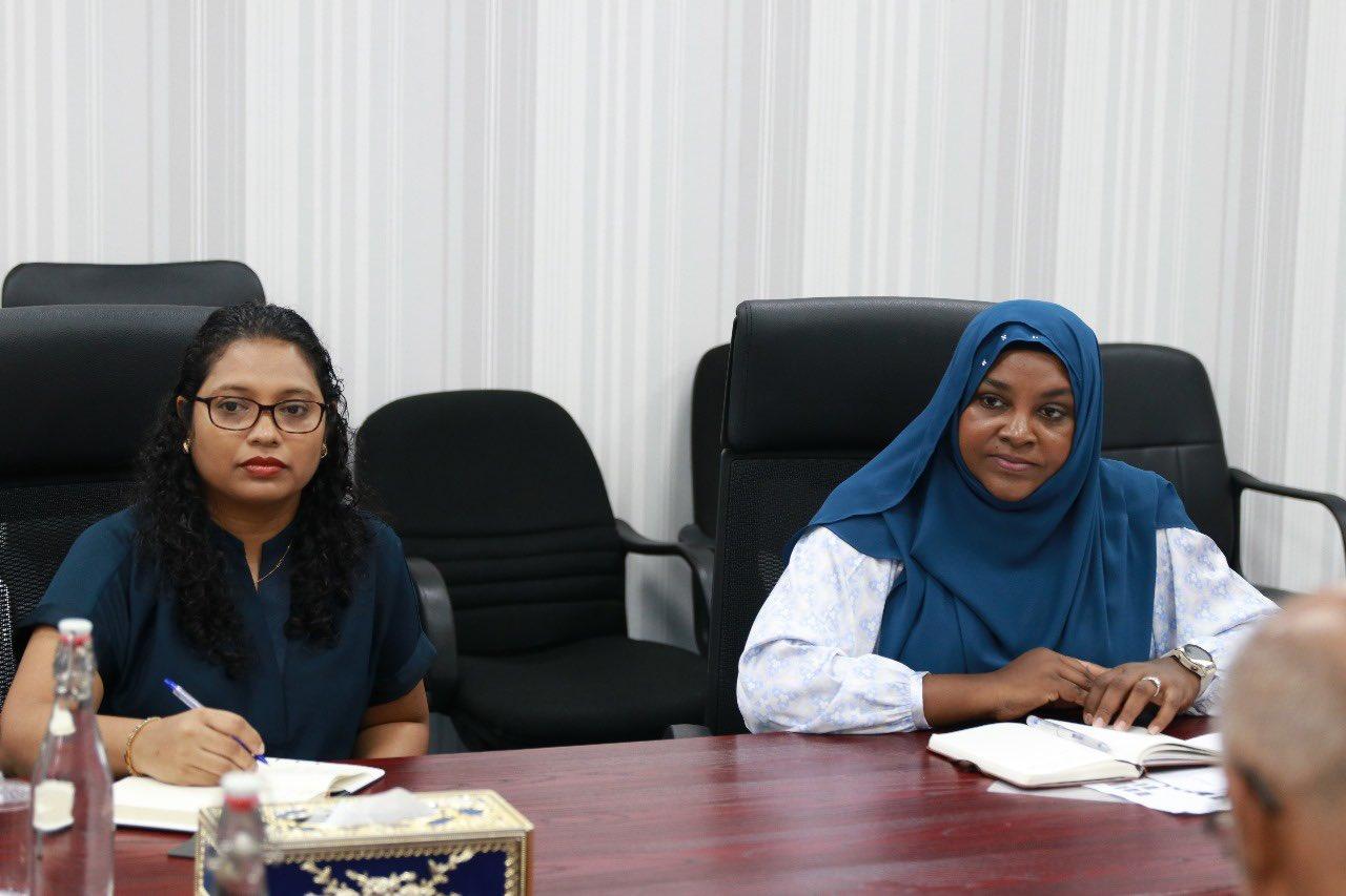 މެލޭޝިއާގައި ތަޢުލީމް ހާސިލް ކުރާ ދިވެހި ދަރިވަރުންނަށް ކަންކަން ފަސޭހާ ކޮށްދެވޭނެ ގޮތްތަކާއި މެދު މަޝްވަރާކޮށްފި