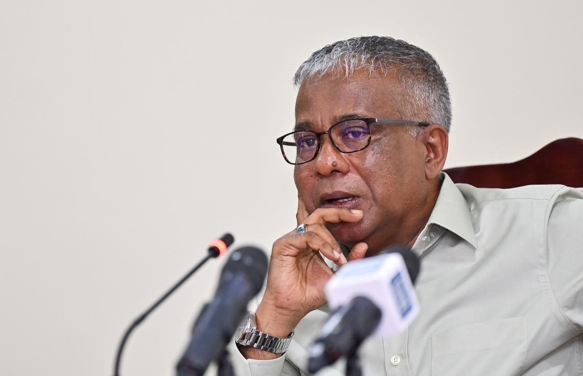 ކުރީ ސަރުކާރުގެ ފްލެޓު ކޮމިޓީ މެމްބަރުންގެ ގެދޮރު ބަލައި ފާސްކުރަނީ