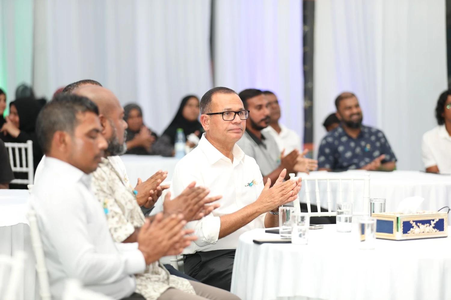 ކިނޮޅަހު ކައުންސިލުން ދައްކައިދިނީ ބާރުވެރިކުރުމުގެ ރީތި ނަމޫނާއެއް - ވަޒީރު އާދަމް ޝަރީފް