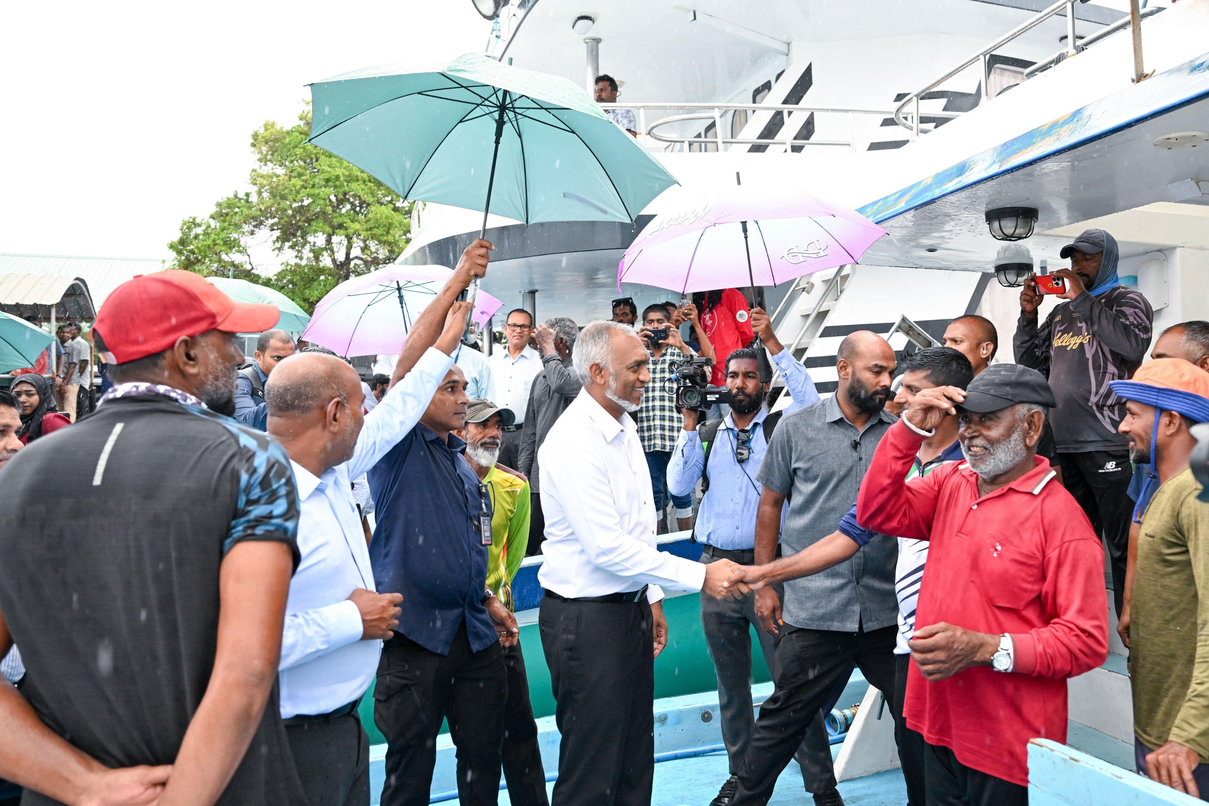 ރައީސް ކޫއްޑޫގައި މަސްކިރަން ތިބި މަސްދޯނިތަކަށް!