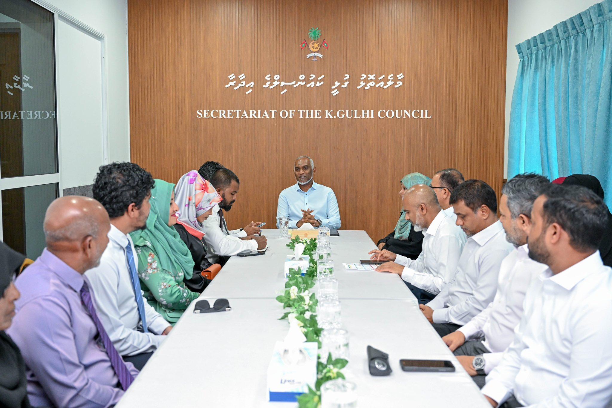 ގުޅީގެ ތަރައްޤީއަށް ބޭނުންވާ ކަންކަމާގުޅޭގޮތުން ރައީސް މަޝްވަރާކުރައްވައިފި