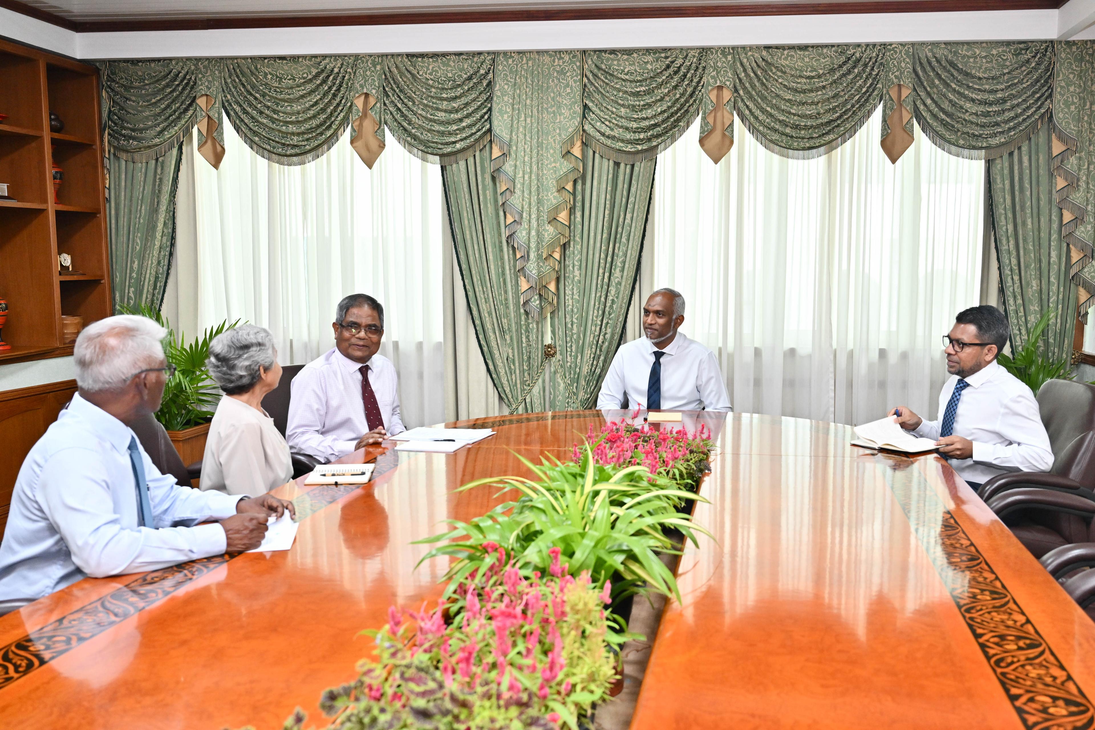 ރައީސް މުއިއްޒު އިސްރަށްވެހިންގެ ޖަމުޢިއްޔާއާ ބައްދަލުކުރައްވައިފި