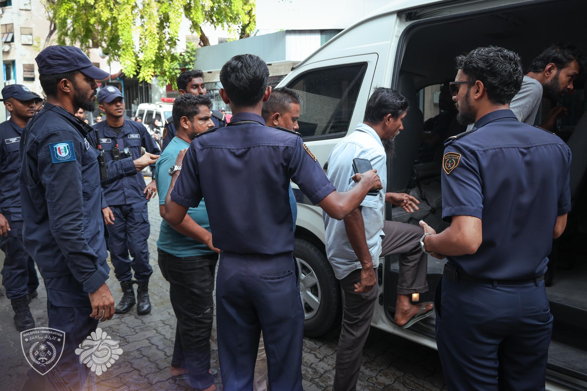 މާލޭގެ ދެސަރަހައްދަކުން ގަވާއިދާ ހިލާފަށް އުޅެމުންދިޔަ 13 ބިދޭސީއަކު އަތުލައިގެންފި
