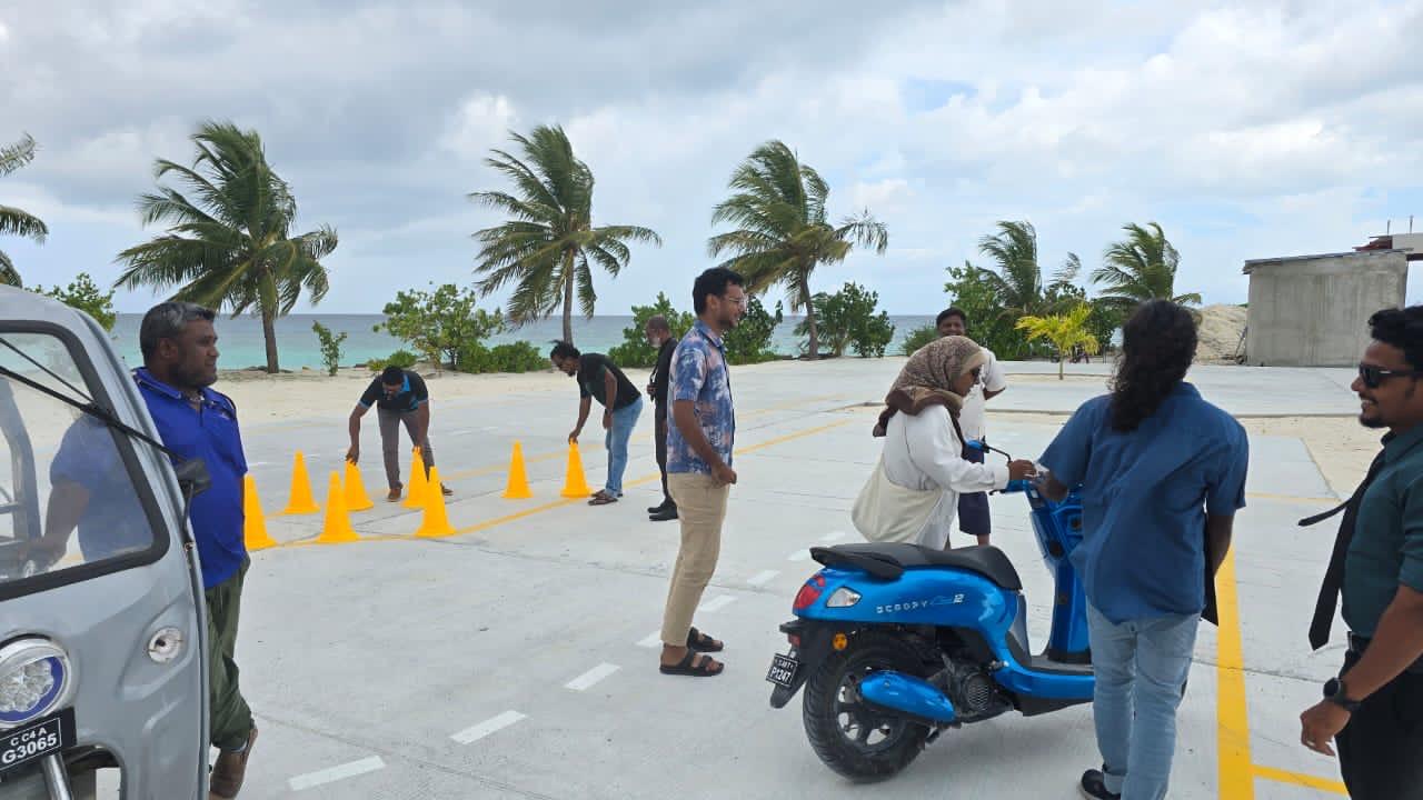 އައު ލައިސެންސް ޓްރެކާއި އެކު ހިމަންދޫގައި "އޭ" ކެޓަގަރީގެ ޑްރައިވިންގ ލައިސަންސް ދޫކުރުމުގެ ހިދުމަތް ފަށައިފި