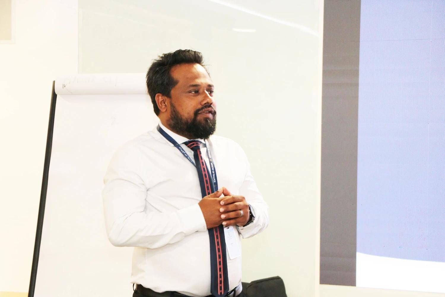 ސަރުކާރުގެ ކުންފުނިތައް ހަރުދަނާކުރުމުގެ މަސައްކަތް ފުޅާކޮށް، ހަލުވިކުރަނީ 