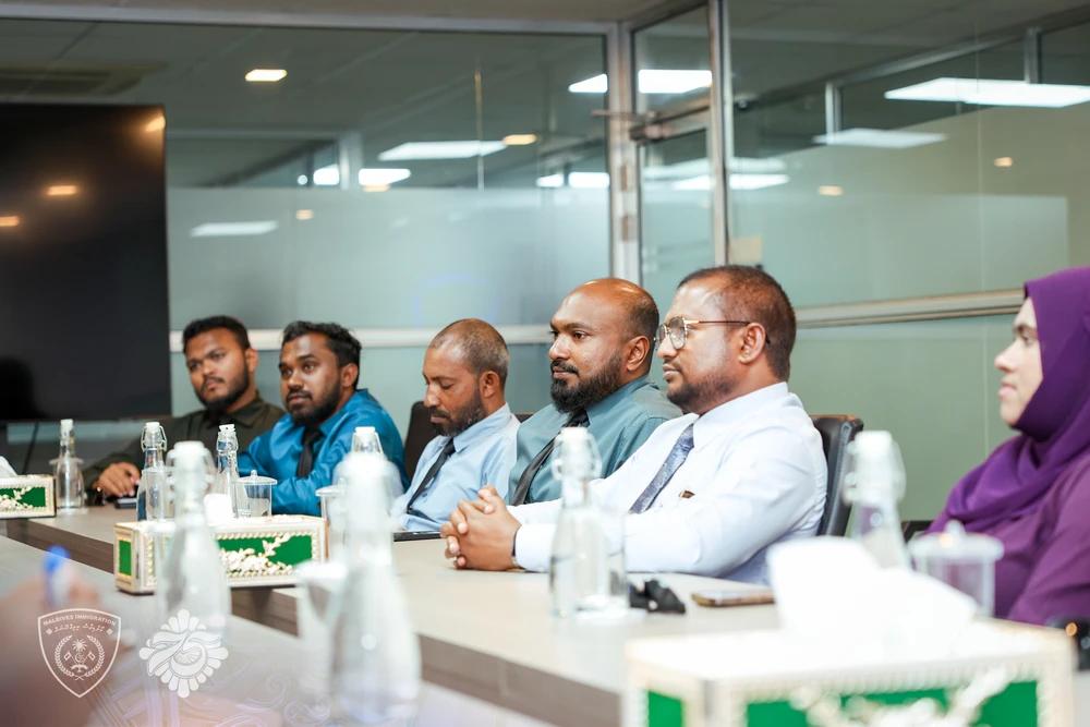 ގއ. ވިލިނގިލީ ކައުންސިލުން، ޤަވާއިދާ ޚިލާފަށް އުޅޭ ބިދޭސީންގެ މައްސަލަ ހައްލުކުރުމަށް މަޝްވަރާކޮށްފި